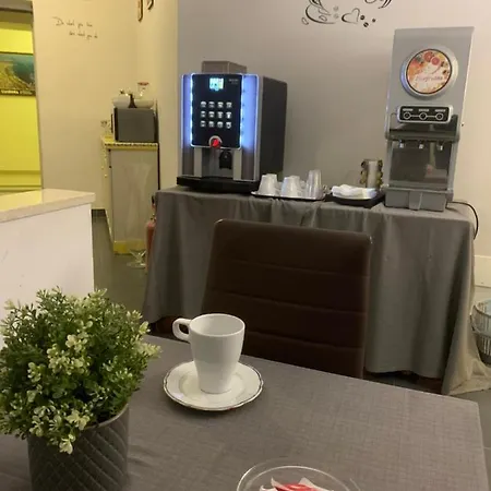 Alessandro Poerio Hotel Nápoles