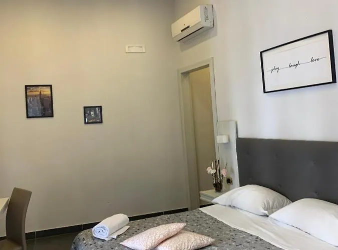 Alessandro Poerio 3* ナポリ