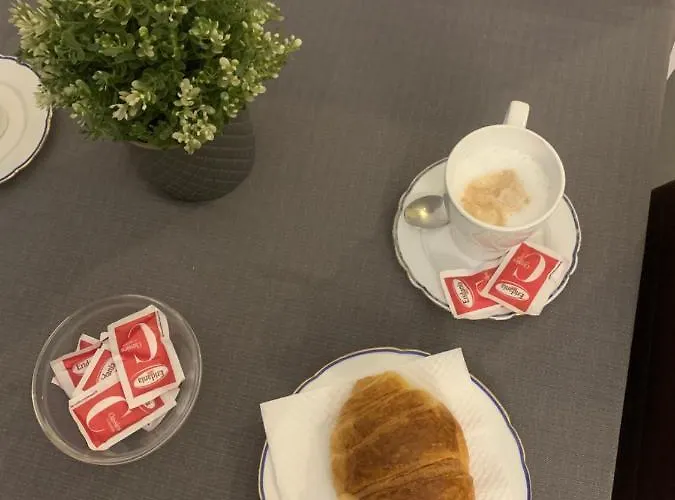 ホテル Alessandro Poerio 3*