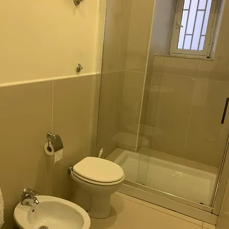 Alessandro Poerio 3* Napoli