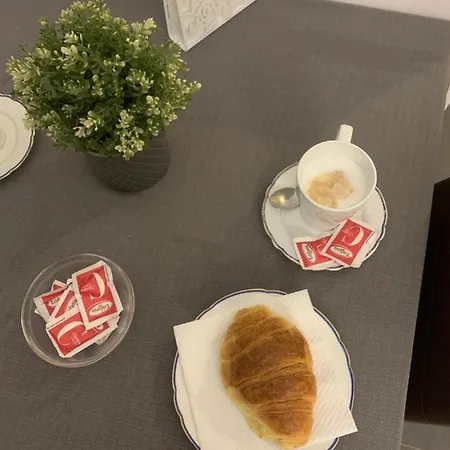 Szálloda Alessandro Poerio 3*