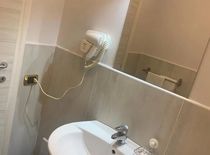 Alessandro Poerio Hotel 3*